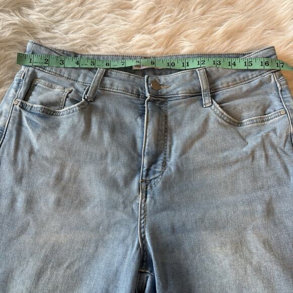 Nine West Jeans Women's 14 Blue Light Wash Denim Slim Straight Leg High Rise - Picture 6 of 9